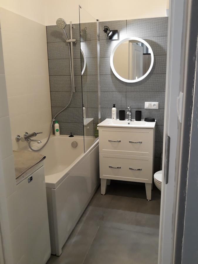 2 Bedroom City Center Apartment Katowice Ngoại thất bức ảnh